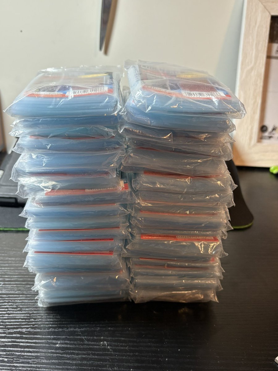 HarryBack79's tweet photo. anyone in Ottawa area need card supplies

One touches, toploader, bubble mailer, sleeves etc. 

RP appr https://t.co/bSJHQ3MFUn