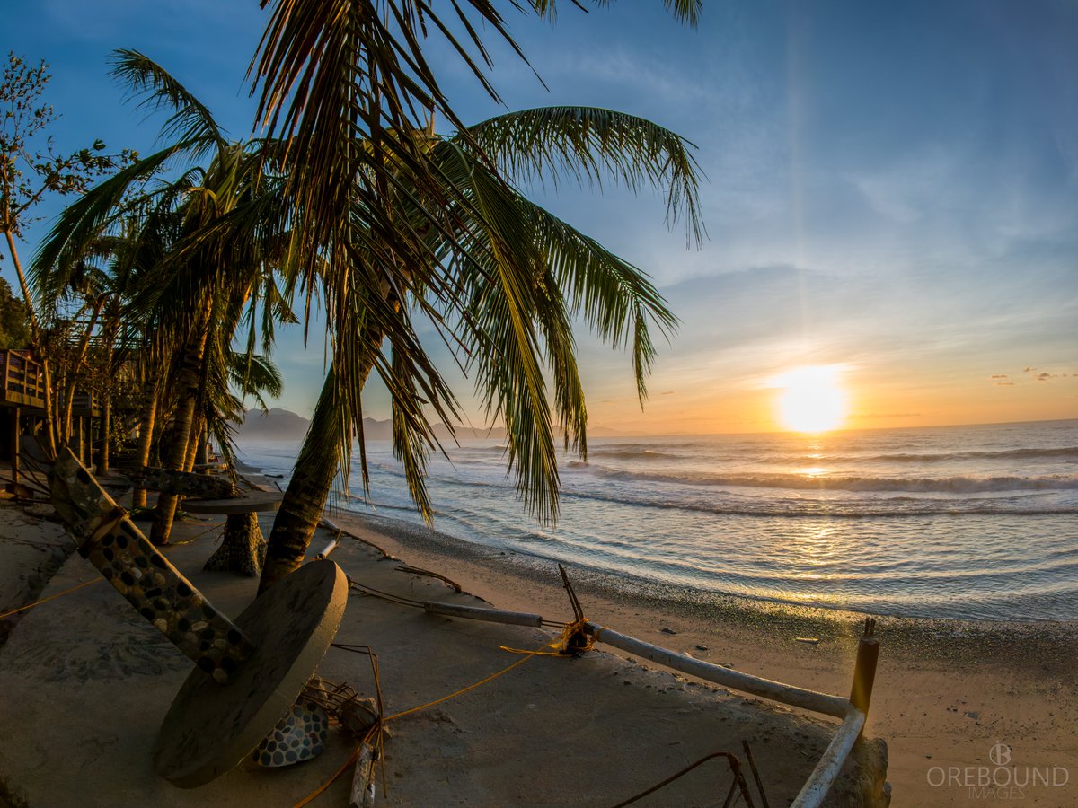 OreboundImages's tweet image. It's a beautiful morning in #Dinadiawan as the community begins the long and arduous task of rebuilding after what has been yet another devastating #typhoon impact for the area only a year after STY Man-Yi 

The resiliance of the people here has been truly inspiring 🙏

#UrawnPH