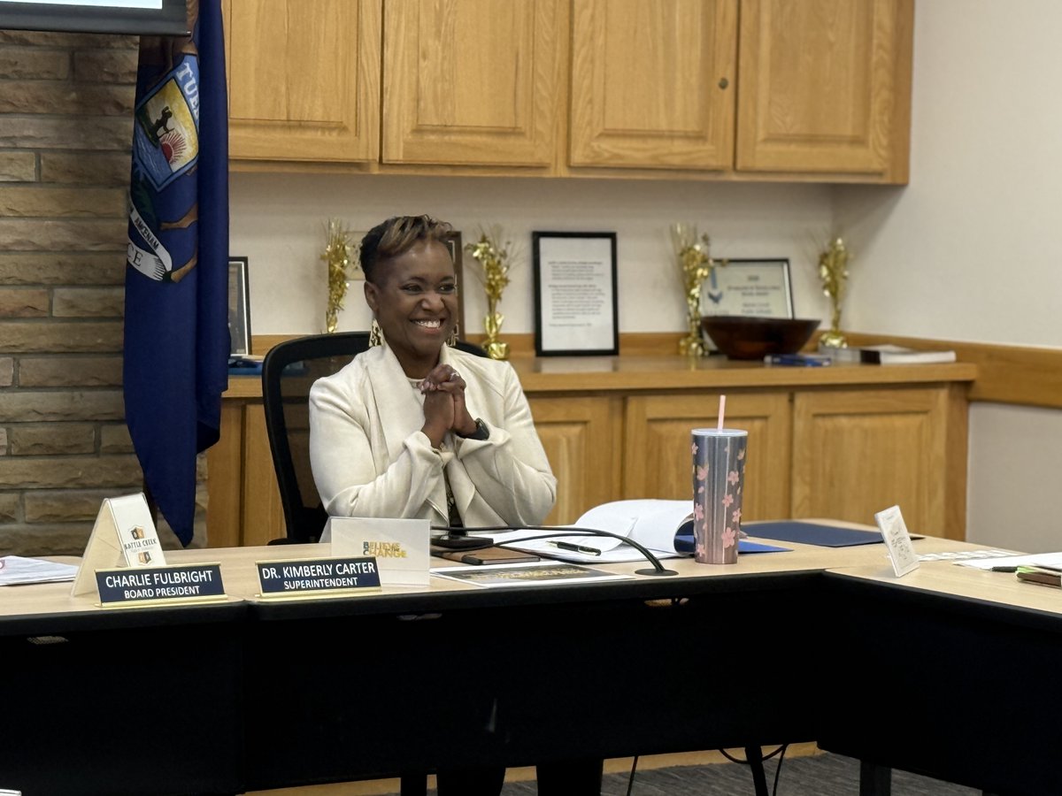 Congratulations to Dr. Kimberly Carter, Superintendent of Battle Creek Public Schools and Michigan's 2026 Superintendent of the Year!

Read more: gomasa.org/.../dr-kimberl…

<a href="/AASAHQ/">AASA</a> , The School Superintendents Association