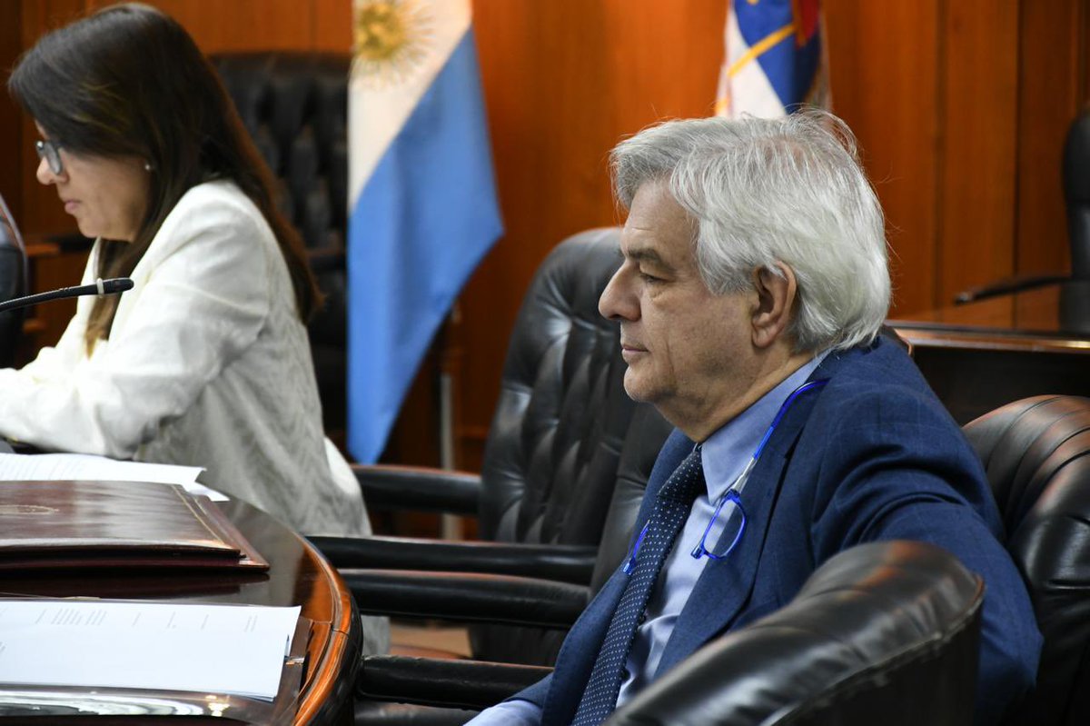 Hoy se llevaron a cabo las entrevistas correspondientes al Concurso N.º 492, destinado a cubrir ocho cargos de jueza o juez de cámara en los Tribunales Orales en lo Criminal y Correccional de la Capital Federal.

Agradezco a las y los postulantes por su participación y al equipo