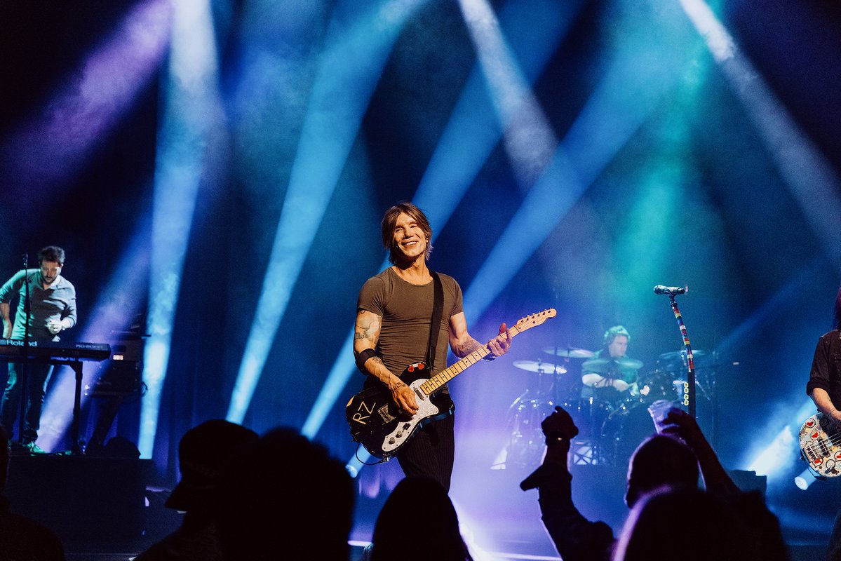 googoodolls's tweet image. Night 1 at @BeaconTheatre NYC !!!! ❤️ @SafeAtHomeFound