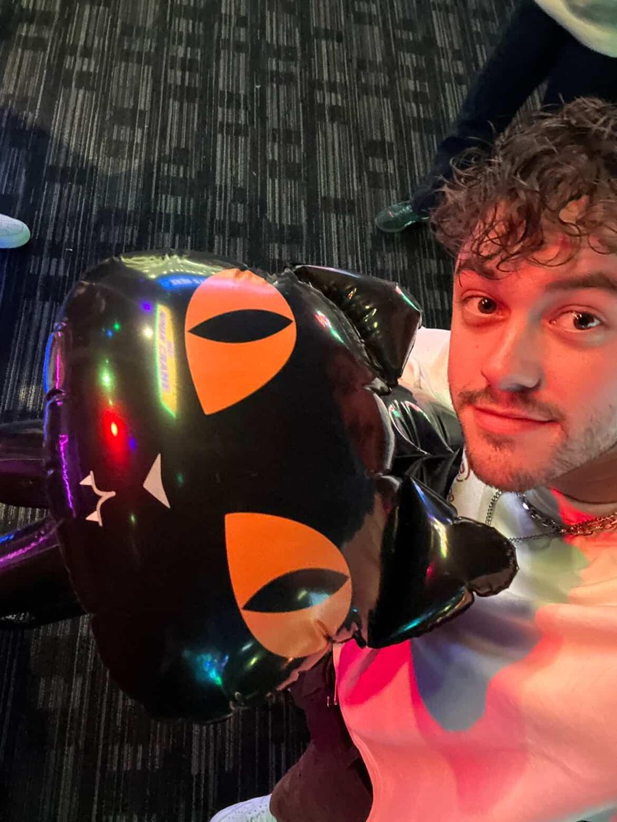 🐈‍⬛🐈‍⬛