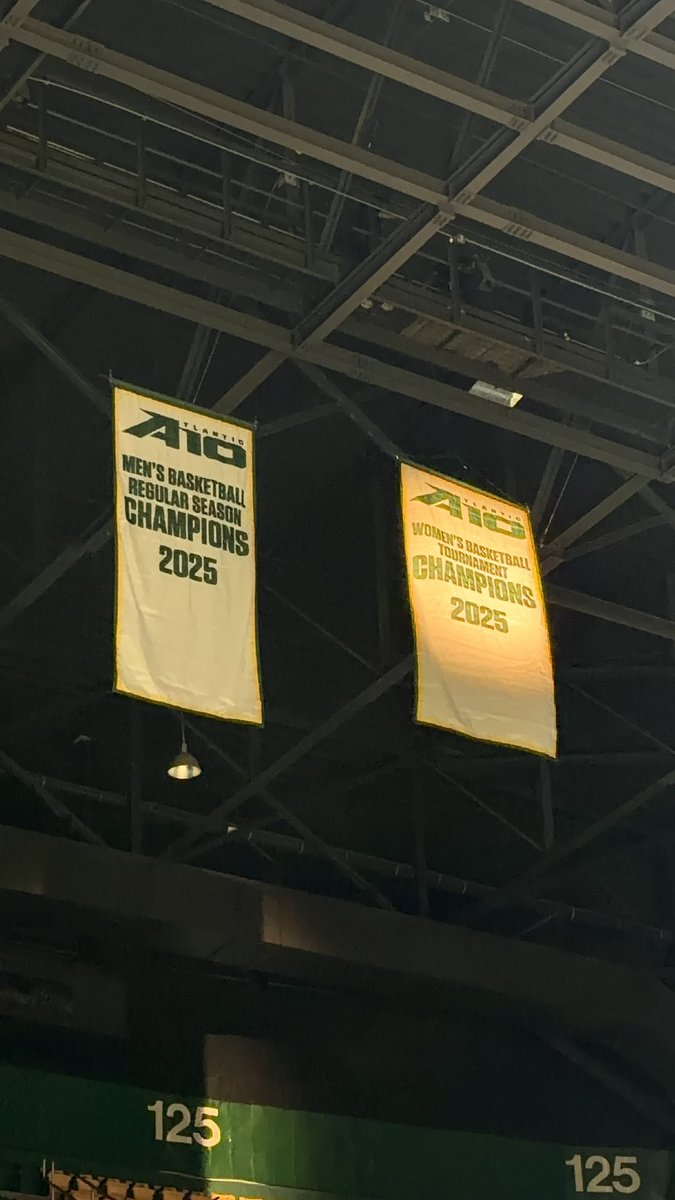 IsThisThingJon's tweet image. Forever in the rafters! #A10Champs @MasonWBB