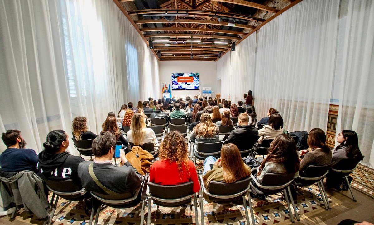 IV Seminario de Terrorismo Global en la <a href="/UEValencia/">Universidad Europea de Valencia</a> con la colaboración <a href="/GVAjusticia/">GVA Justicia y AAPP</a> y F. Víctimas Terrorismo.
Expertos en seguridad, geopolítica y políticas públicas han analizado los principales desafíos del terrorismo en la actualidad, así como las estrategias de prevención.