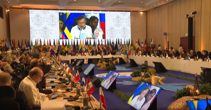 The CELAC-EU Summit took place on 09 and 10 November 2025 in Colombia.Minister Bouva, representing President Simons, indicated that Suriname values the deepening of the CELAC-EU partnership and maintaining regular dialogue on common challenges such as climate, security and peace