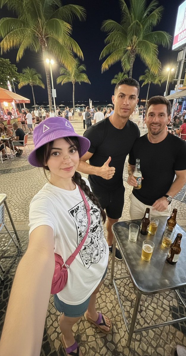 VolticCore's tweet image. Ain't no way Erisa really hanging' whit Messi &amp;amp; Ronaldo rn 💀
#ERiSA #Fortnite #goats