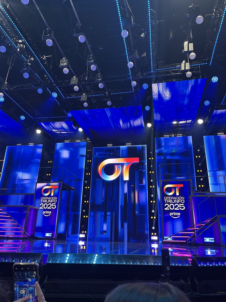 aleexfla's tweet image. 💙 #OTGala8