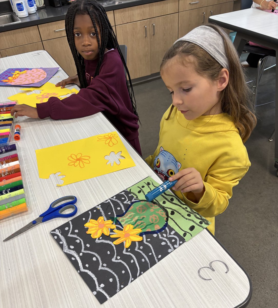 Mrs. Samberson and her amazing artists! tweet media