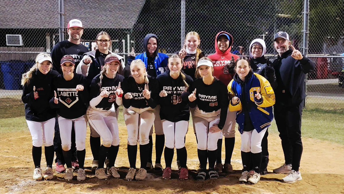 areavis_224's tweet photo. Had a great weekend at the Toys for Tots tournament, got first place, and ended with a .636 avg with 7 hits and hosed a girl from left field 🧨🧨 https://t.co/VgDb64DExy