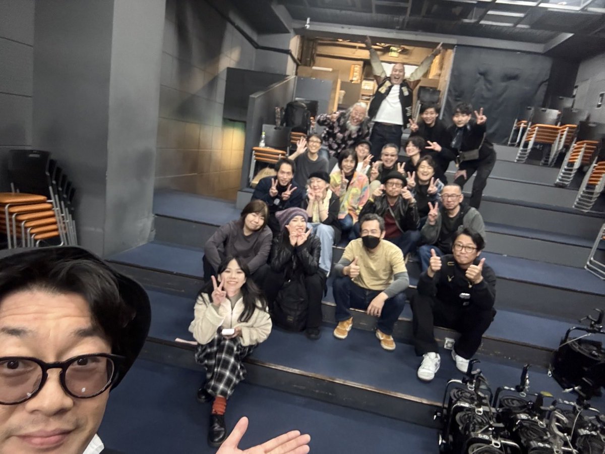 玉造小劇店配給芝居vol.38
「五美～GOMI」

無事に終演！

大好きなお馴染みのメンバーで、今回もよく呑んだ〜

唯一の悪役で、めちゃくちゃ楽しかったなぁ〜

鉄砲まで撃てたしね！全然当たらんかったけど！

観に来て頂けたお客様、スタッフ、演者に感謝

またどこかで！

#玉小ゴミ