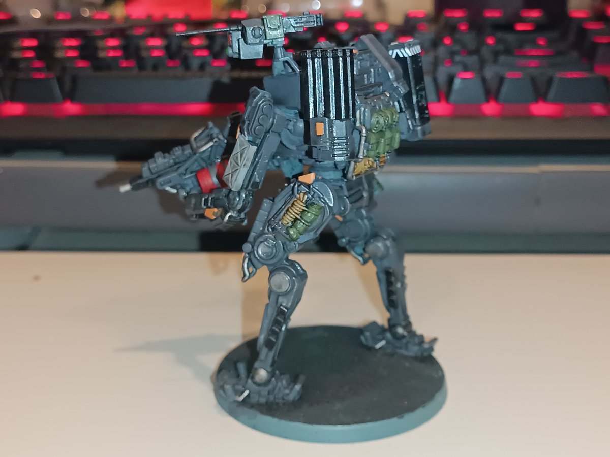 Axis_modelling's tweet photo. Getting closer to finished with my duster for #blkout. Still need to finish the weathering, decals and basing. If you're based, you'll recognize the color scheme. https://t.co/lm0ja3QRaN