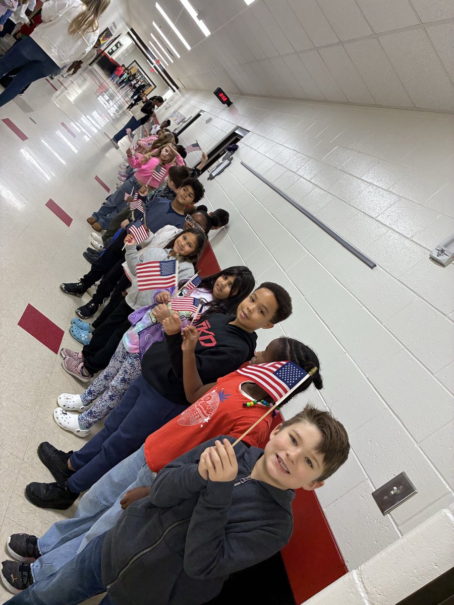 Thanking our veterans today! <a href="/lauracasey3/">Laura Casey</a> <a href="/ClarkCreekSTEM/">Joey Moss</a>