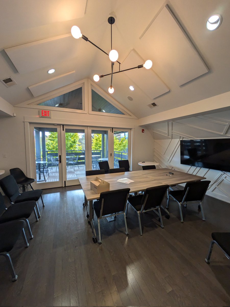 Such an honor to present "Noah's Ark" today in Nashville at the Bitcoin Veterans Summit. 🇺🇸🦅 

This native mobile app (iOS and Android) for Ark and lightning payments is built by <a href="/BlixtWallet/">Blixt Wallet</a> <a href="/nitesh_btc/">Nitesh ₿⚡️</a> <a href="/hampus_s/">Hampus</a> 🚢⚡

<a href="/BitcoinVeterans/">Bitcoin Veterans</a> <a href="/bitcoinpark_/">Bitcoin Park</a> <a href="/2ndbtc/">Second</a>