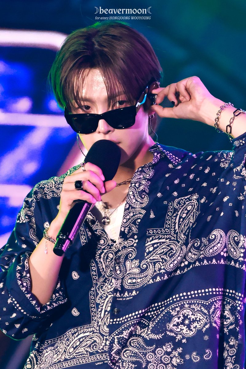 𝔪𝔬𝔬𝔫 tweet media