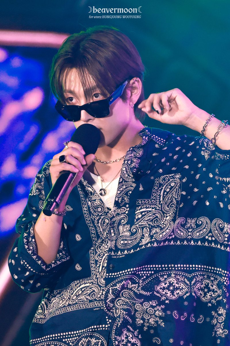 𝔪𝔬𝔬𝔫 tweet media