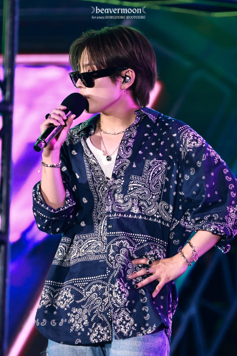 𝔪𝔬𝔬𝔫 tweet media