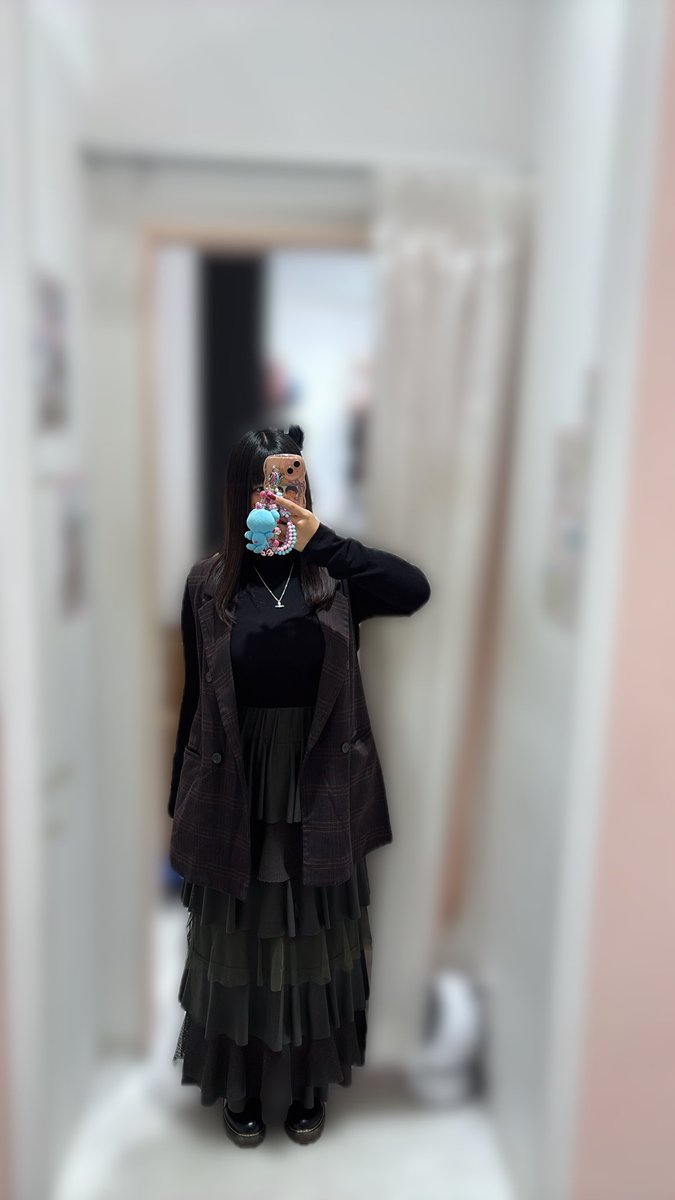 __mssn's tweet photo. @TO_ZAWAKUN 

最近の趣味はファッションとお笑いだよ⭐️
私服出勤たのしんでる🎶🎶
まだまだだいすきな接客業させてもらって
毎日しあわせだよ〜〜〜🍒 https://t.co/oU6GVlTi3O