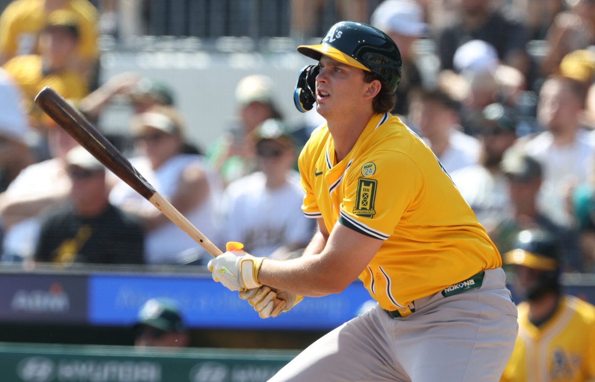 mlbtraderumors's tweet photo. Nick Kurtz Wins American League Rookie Of The Year, Earns Full Year Of Service Time https://t.co/mb3012Tfp3 https://t.co/Hy6JMgwcKC
