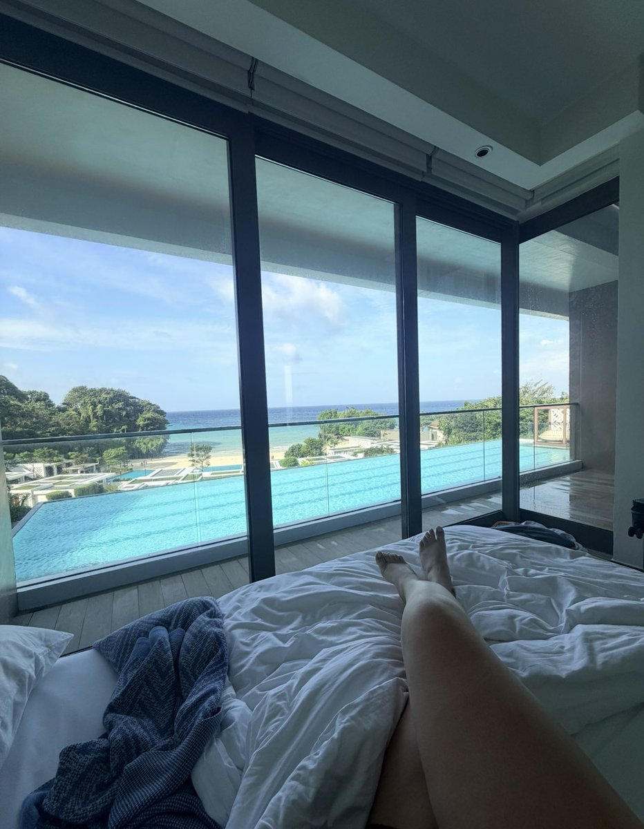 PrincessVicR's tweet image. Good morning to me and only me ☀️