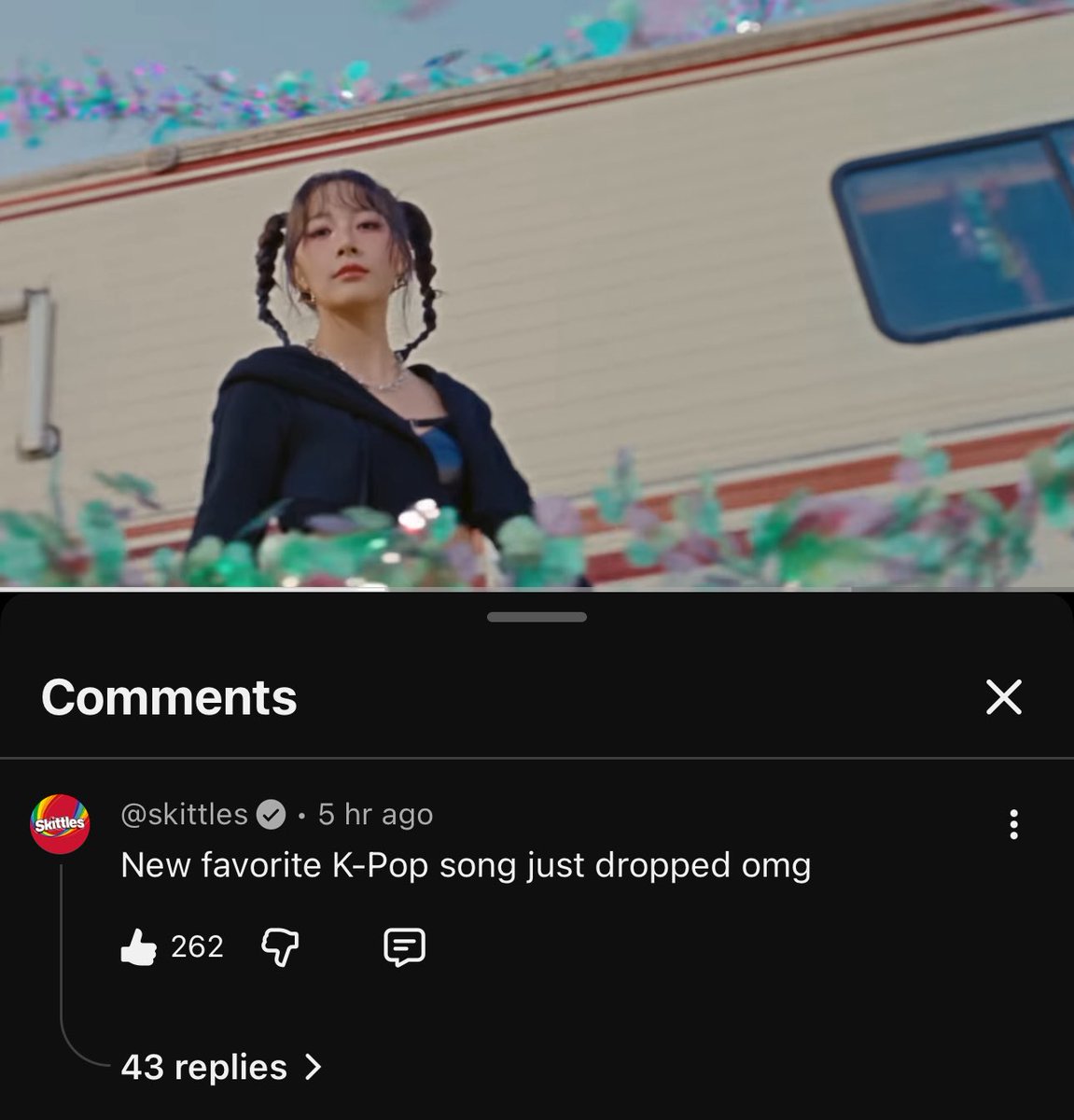 fifipopbase's tweet photo. Skittles’ official YouTube and TikTok accounts left comments on FIFTY FIFTY’s new “Skittlez” music video.

Looks like they really love the song!

#FIFTYFIFTY #피프티피프티  
#Skittlez #스키틀즈 
#FIFTYFIFTY_TooMuch_Part1 https://t.co/C4q3dbdxOU