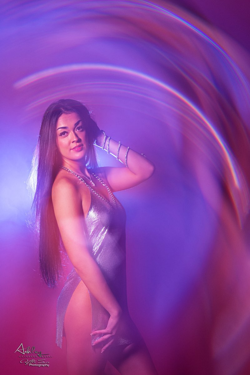 aftersixphoto's tweet photo. Studio Shoot with model: @ashl.3yy #studio #aftersixphotography #coloradosprings ! #aftersixphotography #coloradomodels #model #usmodel #studioshoot
#coloradomodel #hottness #❤❤ https://t.co/pR7bqBpBdU