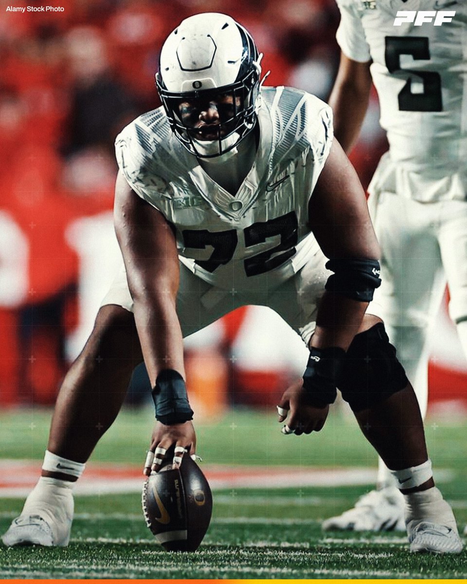 PFF_College's tweet image. Highest Graded Center from Week 11:

🦆 Iapani Laloulu, Oregon: 78.9

@oregonfootball