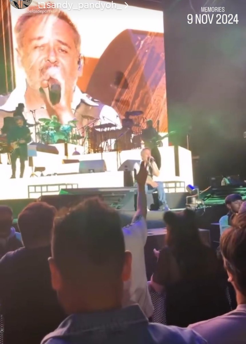 Primeras filas mi obsesión 🎶
Otra fan más de <a href="/loveoflesbian/">Love of Lesbian</a>