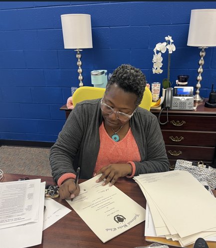 Dr_B_Inspires's tweet photo. 📸 A proud Beta moment!
@BethlehemES_HCS @FreesEdWorld signing Beta certificates — celebrating our amazing students for their hard work, leadership, and service! 💛🐝 #BetaClub #GoBetas #LeadershipInAction #BetaInductionCeremony @nationalbeta https://t.co/gokPsR0HDk