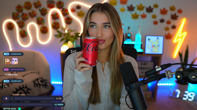 Happy Monday!! (ps. 12 hour extravaganza starts tmrw) ❤️✨ twitch.tv/jennah