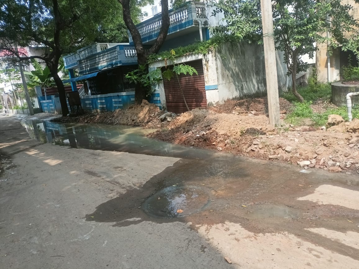 balaji363's tweet photo. @CHN_Metro_Water @chennaicorp The issue has been temporarily resolved. But again from today morning sewage is over flowing https://t.co/F3V00MT7m5