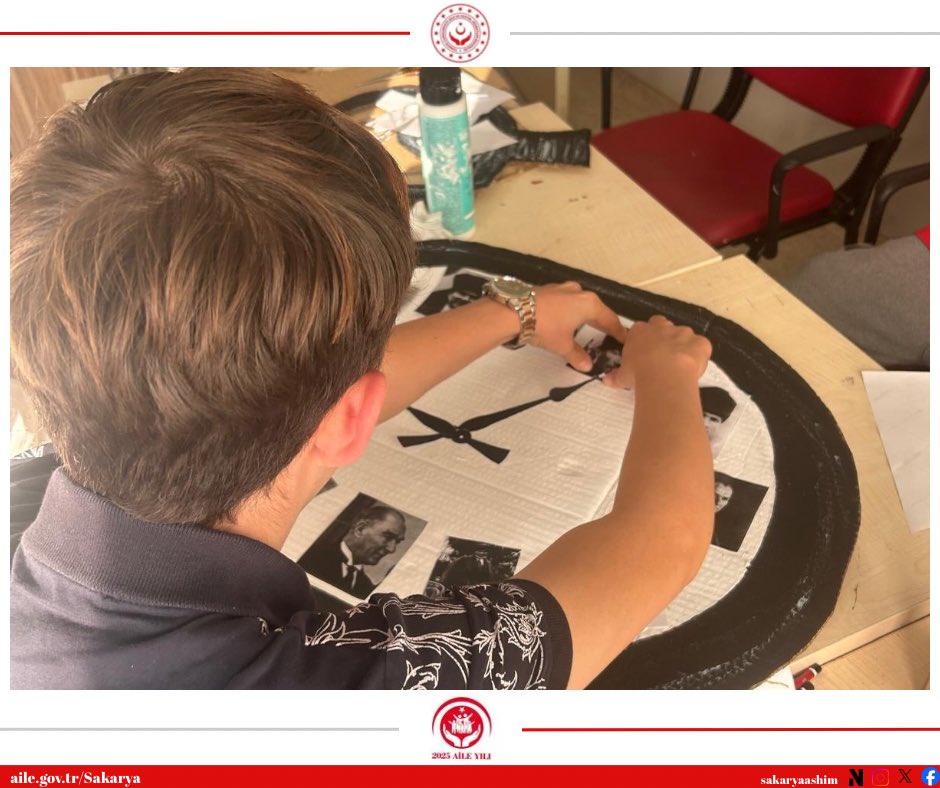 10 Kasım Atatürk’ü Anma Pano Etkinliği

İl Müdürlüğümüze bağlı Sakarya Çocuk Evleri Sitesinde kalan çocuklarımız, Ulu Önder Mustafa Kemal Atatürk’ü anmak amacıyla anlamlı bir etkinliğe imza attılar.
<a href="/tcailesosyal/">T.C. Aile ve Sosyal Hizmetler Bakanlığı</a>