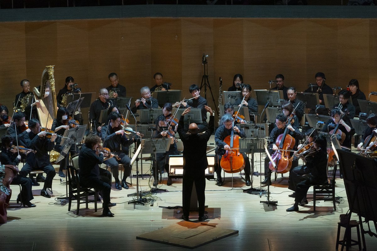 newjapanphil's tweet image. 2023年1月に「第646回定期演奏会」としてお届けした井上道義作ミュージカルオペラ「A Way from Surrender 降福からの道」.

🎥井上道義さんのYouTubeチャンネルに公開されました！
youtube.com/watch?v=Tz5ulL…

公演写真©K.Miura