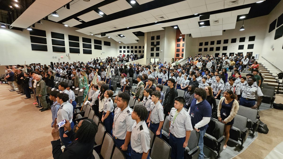 shadrack_henry's tweet image. EHS proudly hosted an incredible Veterans Day recognition program. We honored the service and sacrifice of our veterans and their families. Thank you to everyone who made this powerful event possible!

#JROTC\#VeteransDay \#EHSCommunity \#ThankAVet \#MilitaryService \#HighSchool