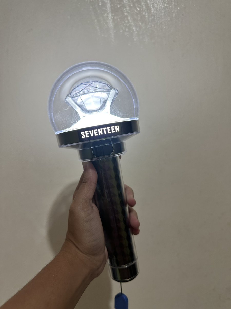 iskasdiary's tweet photo. wts/lfb

SEVENTEEN CARATBONG V3
🏷️ 1,700php (1,500 if payo)

📌 used in FTB and 17rh (may basbas ng barricade secured)
📌 with minor scratches
📌 can do SDD

🧾Gcash, Gotyme, Maribank

🔖 wts lfb seventeen svt caratbong cbv3 _new concert ph https://t.co/jouTYzwYEr