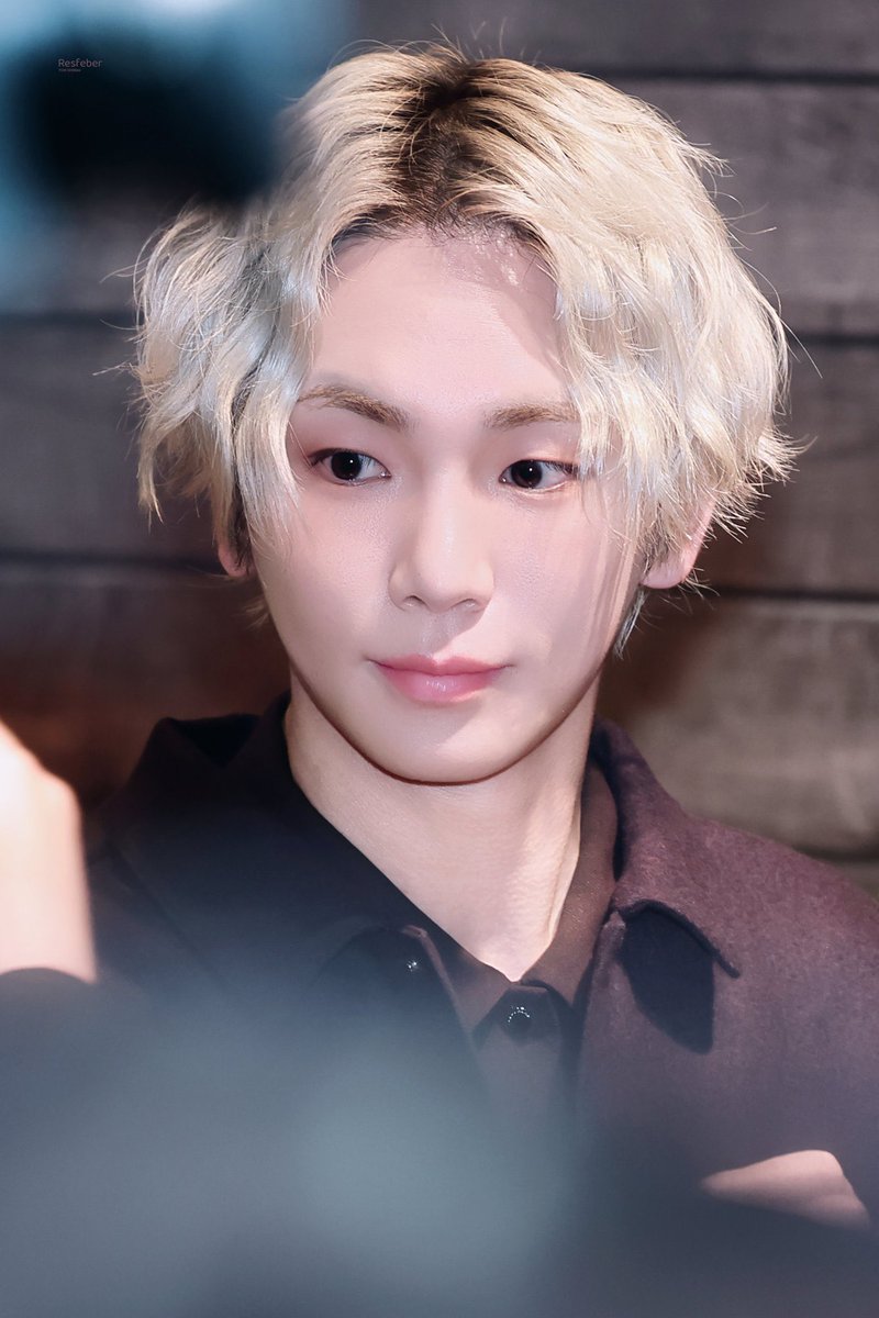 SHINeeの拾い画像bot tweet media