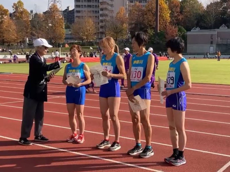 zuyoukeizainet's tweet photo. 世界新記録樹立!!
葉山のにこにこ保育園長(73歳)が神奈川県チームとしてマスターズ陸上でW65(65歳以上の部)4×100M で。
https://t.co/qhd1B5TnV4
#葉山 #世界記録 #にこにこ保育園 #マスターズ陸上
#400メートルリレー #W65 #東日本マスターズ陸上競技選手権大会 #かけっこ #日本記録保持者 https://t.co/FXBi93AsJb