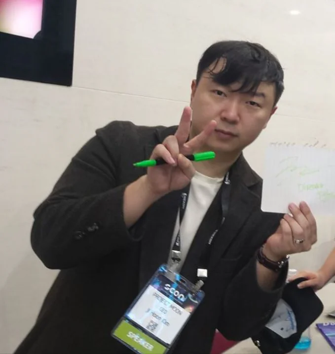 Notice how KJH announced Sinclair's birthday but not his own
This means Sinclair is actually his self insert and today is his actual celebration