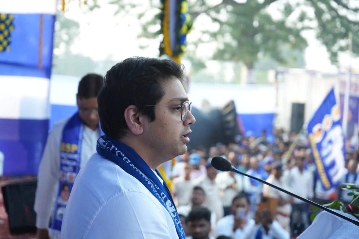 BSPTechCellAP's tweet image. వజీర్‌గంజ్ గర్జించింది. బహుజన విశ్వాసం బిగ్గరగా ప్రతిధ్వనించింది. గయలోని వజీర్‌గంజ్ అసెంబ్లీలో జరిగిన ఒక గొప్ప బిఎస్‌పి ర్యాలీలో, జాతీయ సమన్వయకర్త ఆకాష్ ఆనంద్ జీ ప్రధాన వేదికగా నిలిచారు.@Bsp4u @bsp_ts @bsp_ap @JaiTDP @narendramodi @RahulGandhi @Mayawati @AnandAkash_BSP