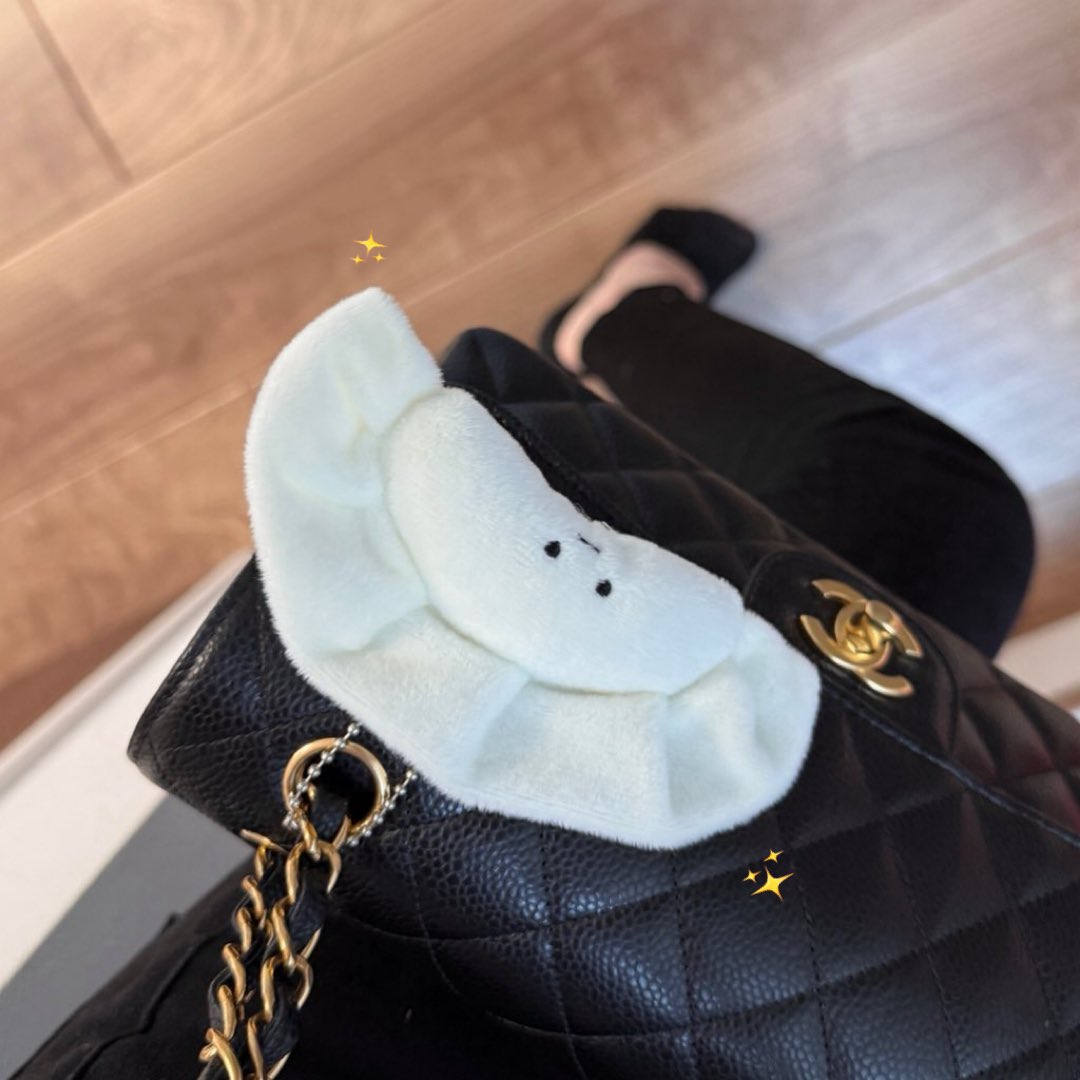 セリアに餃子売ってて神🥟歩いてると虚無餃子と目が合ってアツい🥟