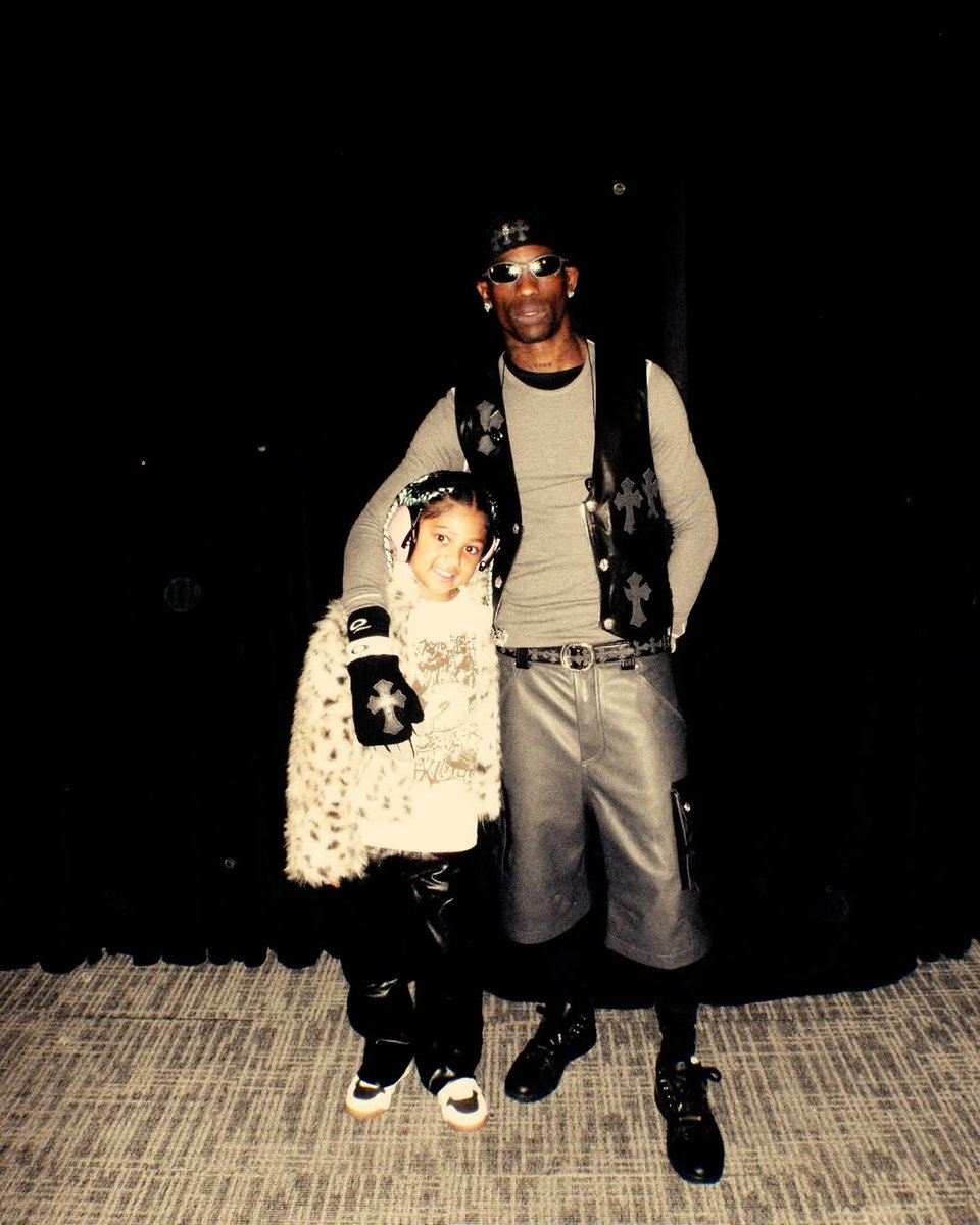 xcyxxcyx's tweet photo. Jason MartinezによるTravisとStormiちゃん
Stormiめっちゃカイリーだな https://t.co/wexKE4cutW