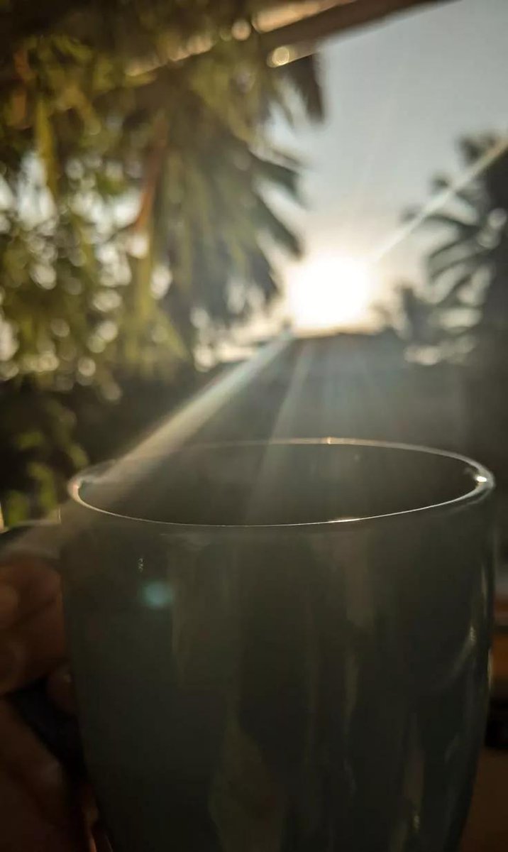 نئی صبح پر نظر ہے مگر آہ یہ بھی ڈر ہے
یہ سحر بھی رفتہ رفتہ کہیں شام تک نہ پہنچے

#اردو_زبان