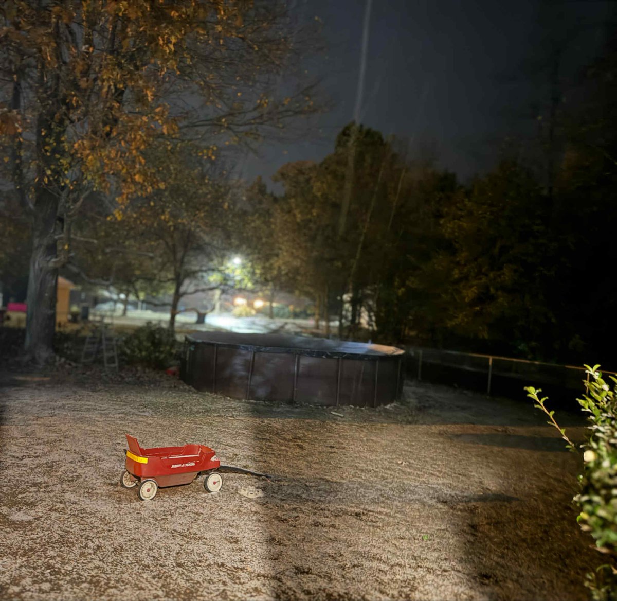 DylanAllenWx's tweet image. Snow accumulating on grassy/ car surfaces in Troy…also sent from followers! 

@NWSRaleigh