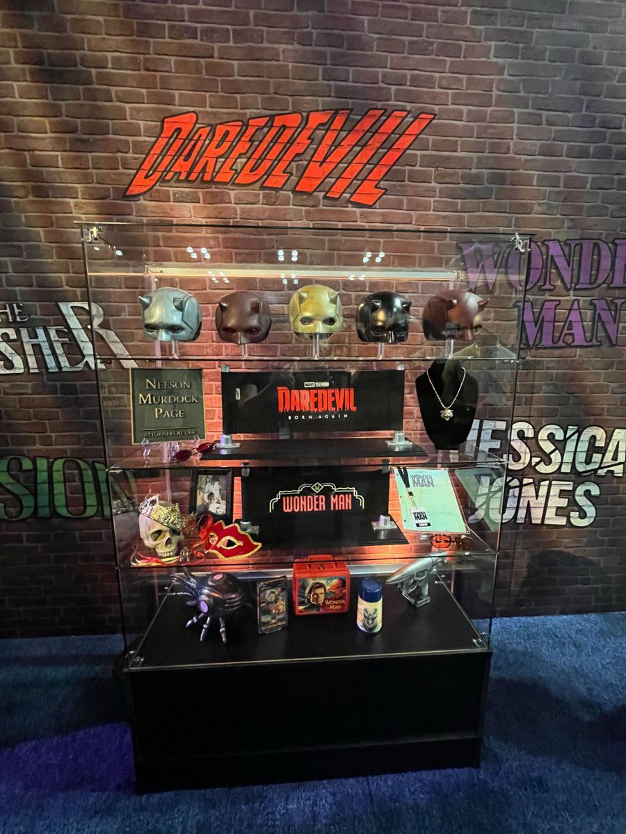 screenrant's tweet image. ICYMI: #DaredevilBornAgain props at #NYCC. 😈