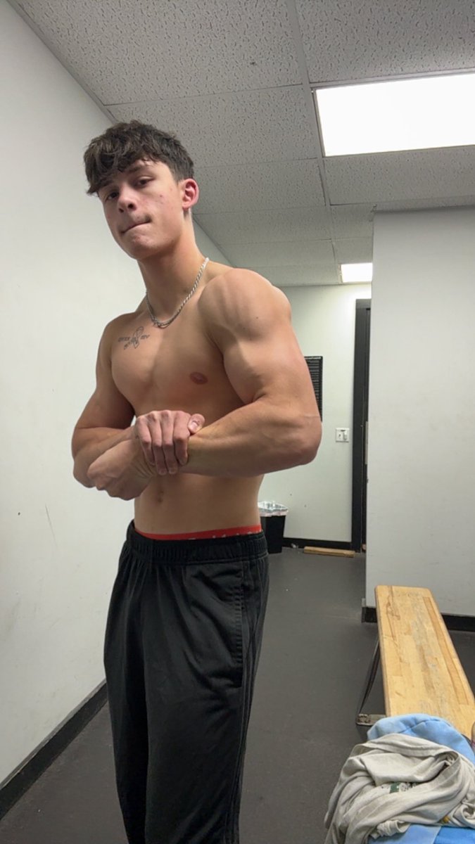 It’s late at night, you just finished your lift,
and you see me like this in the locker room. You’re weak aren’t you? So weak you’re about to bust and send to daddy huh? Yes, that’s correct😵‍💫🧎‍♂️

SEND🤑

cash.app/$MasterZach2

throne.com/masterzach2

 <a href="/diamond__here/">Diamond</a> <a href="/slave_here/">Addict</a>