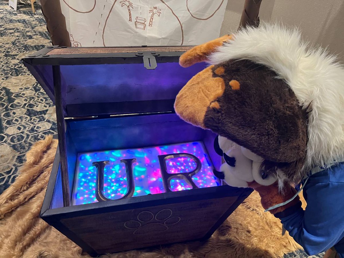 SparkToons's tweet photo. What's this treasure? ๐ดโโ ๏ธ๐ด#MoreFurLessMonday #PAWcon #PAWcon2025 https://t.co/OGq0jcDHqZ