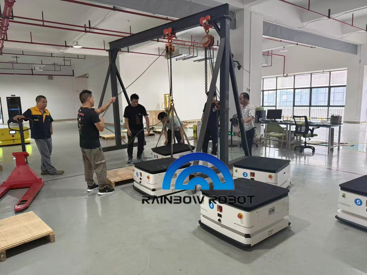 RainbowRobot123's tweet image. The first 5 units of our 100% customer-tailored Lift AMRs, fully completed and ready for shipment! These specialized units were designed and manufactured in just 45 days to meet the client’s unique requirements—marking the successful delivery of our first order. #agv