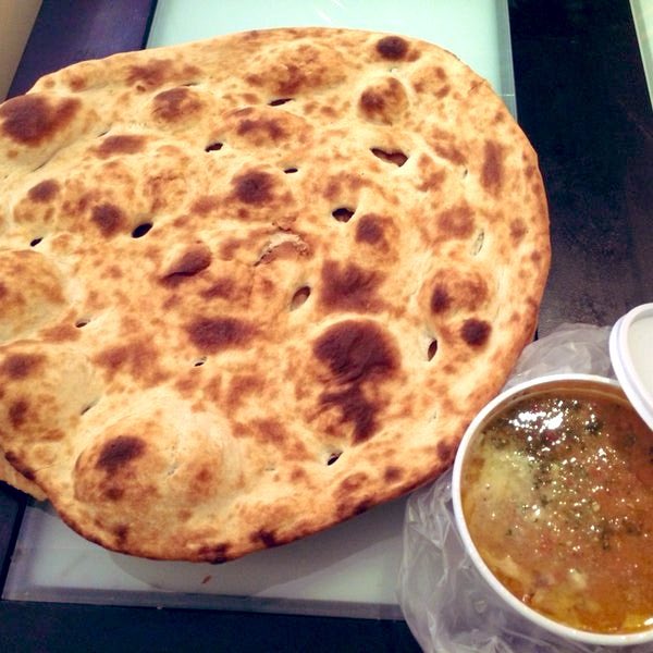 كل واحد يدور سعادته

وناقصه استكانة شاي