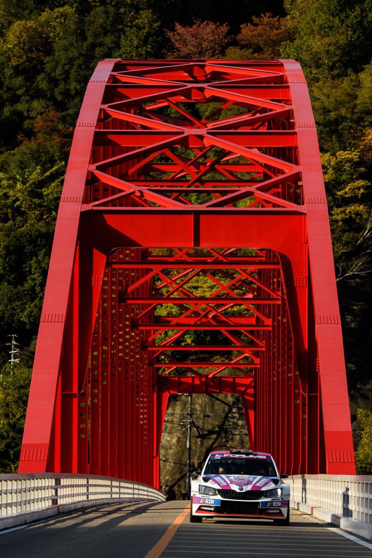 秋🍁とシュコダ丸

📸<a href="/ham_tomato/">ハム</a>