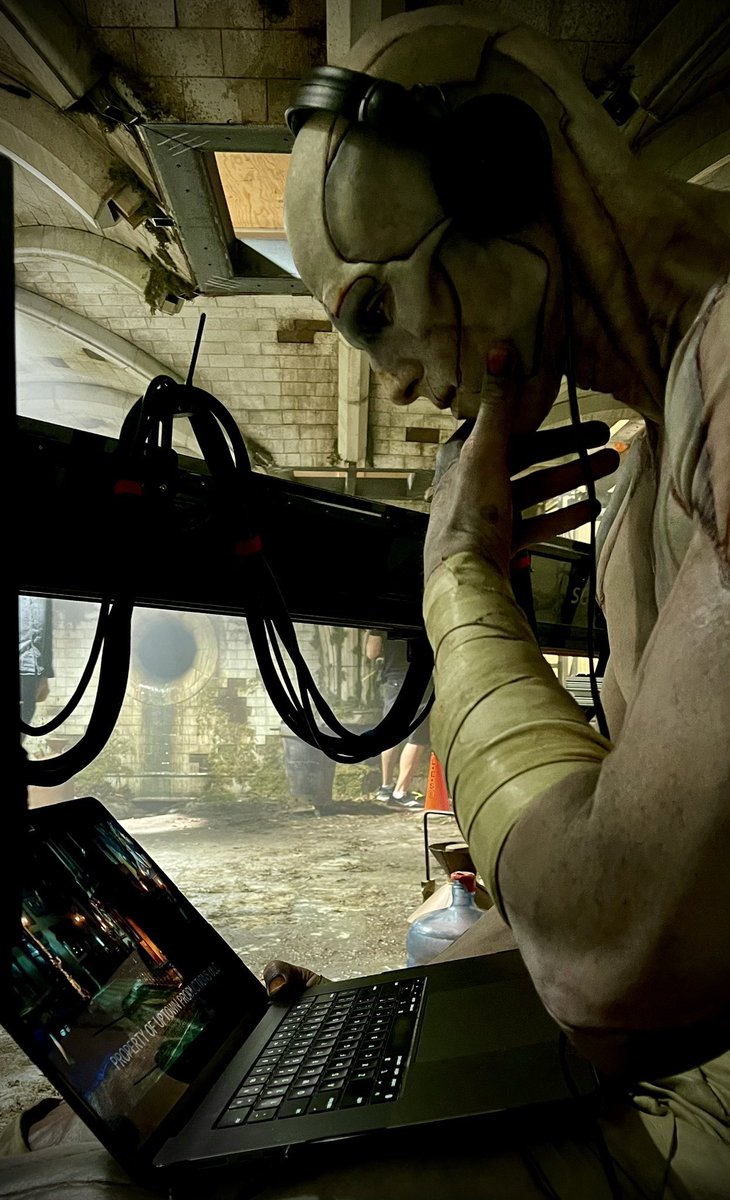 jabronijunction's tweet image. #thelistener