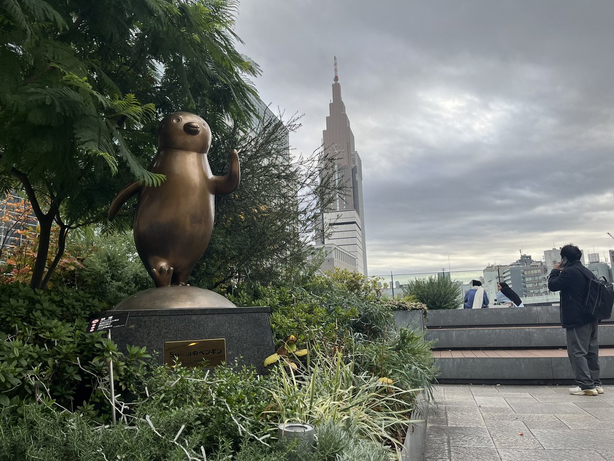 谷川岳の輝ける光明星にして公共交通統合の象徴、東日本の偉大なる指導者、Suicaペンギン同志が「卒業」と聞いて緊急巡礼に来た